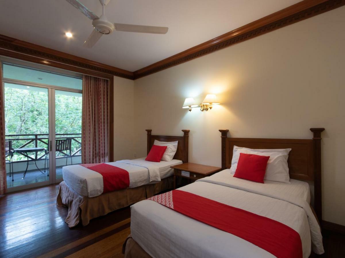 Super Oyo 89300 Zen Garden Hotel 2*